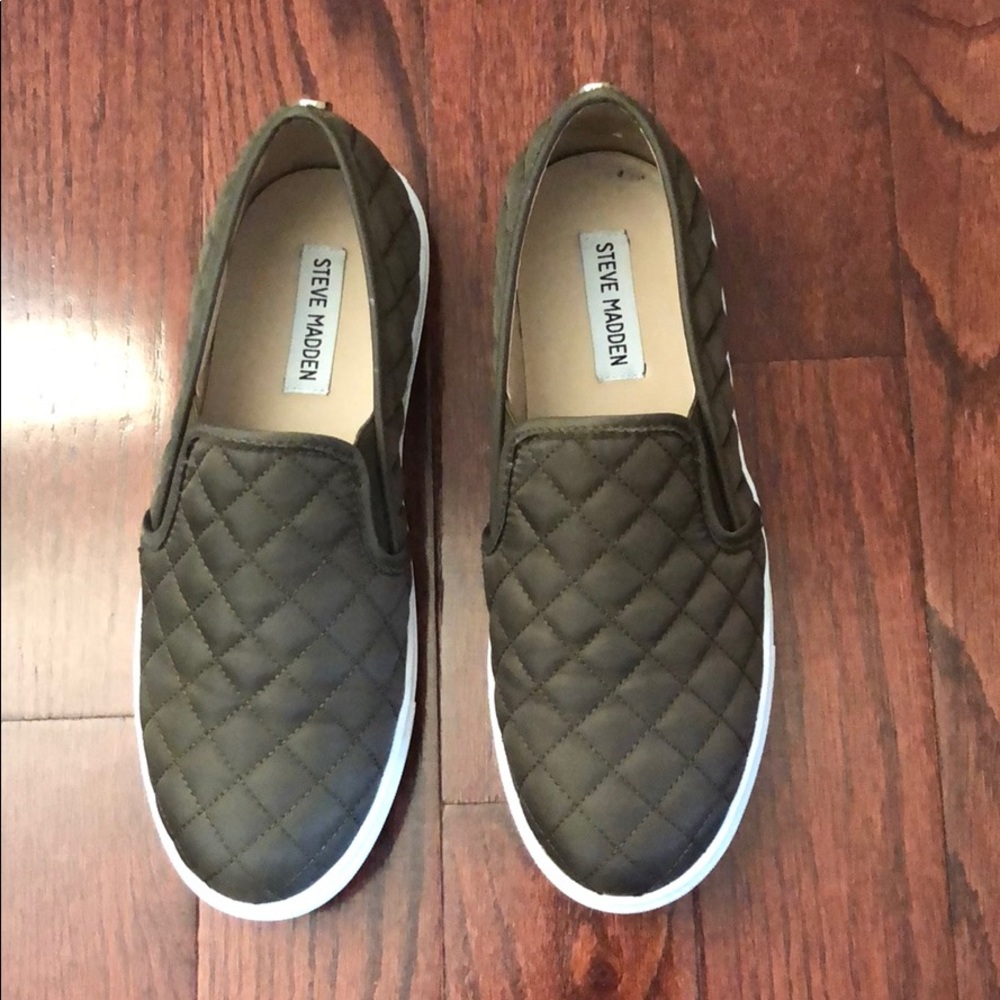 Steve Madden Slip-ons